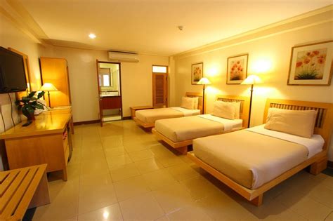 Trace Suites by SMS Hospitality, Los Baños, Philippines.
